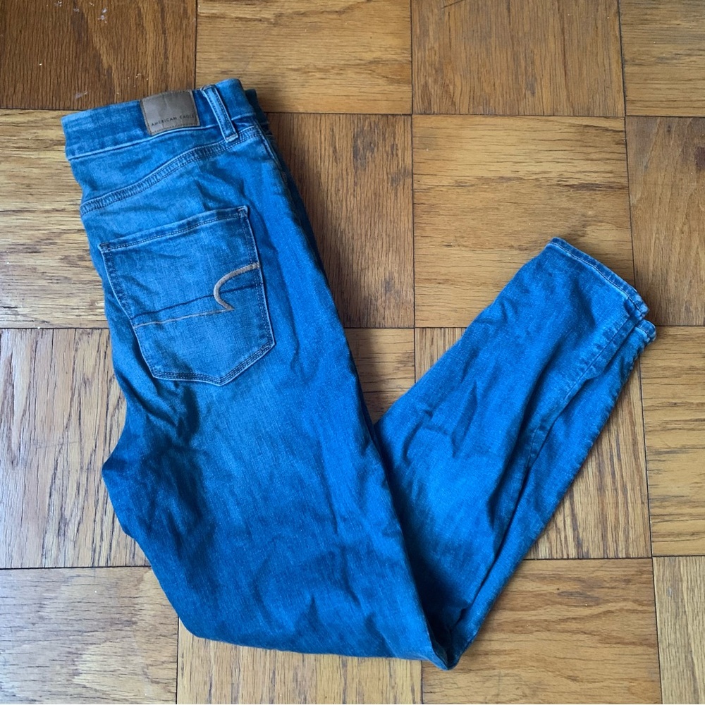 American Eagle Light Wash Curvy Highest Rise Jegging (Size 8)